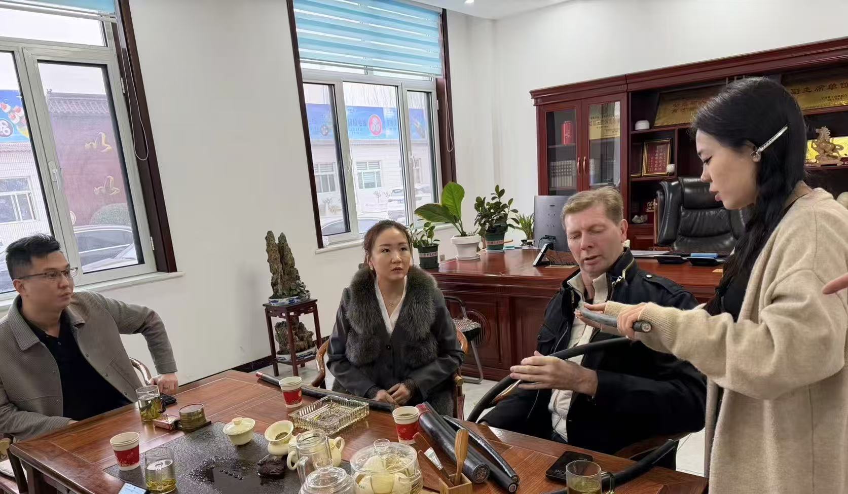 UK Clients Visit Hebei Honglin Cable Factory to Inspect Power Cable and Rubber Cable Production