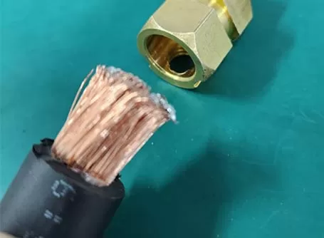 Special performance single core rubber sheathed wire